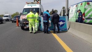 Una pareja se bajó del auto para discutir y los mató una combi que los atropelló en Buenos Aires