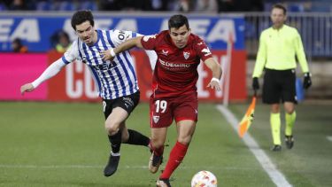 Marcos Acuña fue de la partida como volante izquierdo y tuvo un buen rendimiento para la victoria de Sevilla. 