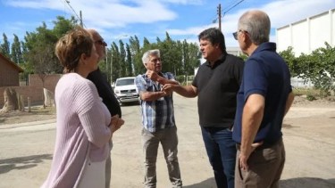 El intendente Mariano Gaido recorrió las obras en el barrio (Neuquen capital)
