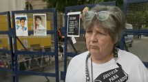 Imagen de Es docente y dejó todo para acompañar a la mamá de Fernando Báez Sosa: «Sentí la necesidad de estar con ella»