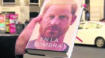 Imagen de «En la sombra», la biografía de Harry, disponible en las librerías