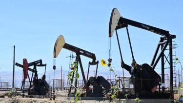 China acordó con los talibanes producir petróleo en Afganistán por 25 años