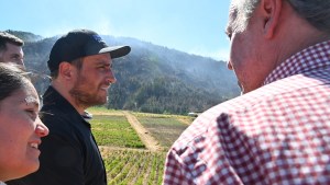 El ministro de Ambiente Juan Cabandié visitó la zona del incendio en El Hoyo