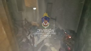 Dos mujeres intoxicadas por humo, tras incendio en el Parque Industrial de Neuquén
