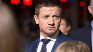 Así fue el dramático rescate de Jeremy Renner en medio de la nieve, tras el accidente que lo dejó en estado crítico