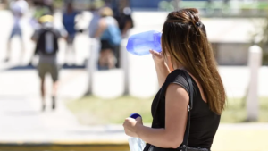 Alerta naranja por calor extremo para Neuquén y Río Negro: el domingo también será un infierno