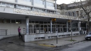 Le diagnosticaron gastroenteritis a un niño de La Plata, lo mandaron a su casa y murió mientras dormía