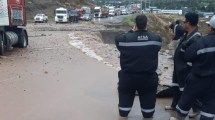 Imagen de Comenzó la reparación de la zona afectada por la tormenta en la ruta 7 de Añelo