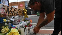 Imagen de Entre velas, rosarios y cartas: así homenajean a Fernando Báez Sosa en Villa Gesell a tres años del crimen