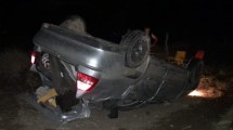 Imagen de Un hombre murió y otro resultó herido luego de un impresionante vuelco cerca de Choele Choel