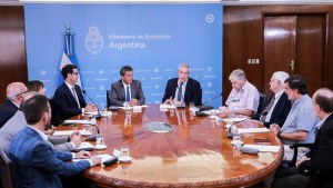Gobierno y colegios privados con subvención estatal acordaron topes en las cuotas