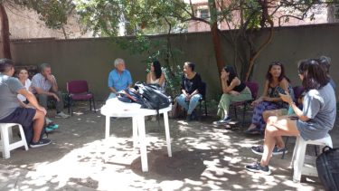 Familias de estudiantes y docentes se reunieron con Ricardo Riva el viernes. Foto: Facebook Defensoría del Pueblo