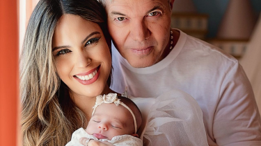 Barby Franco y Fernando Burlando con Sarah, la hija de ambos que padece la APLV. Archivo 