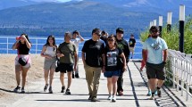 Imagen de El turismo chileno colmó las calles de Bariloche con el cambio de aliado