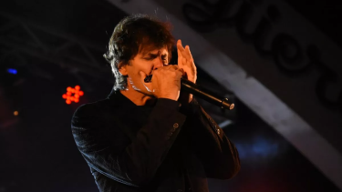 Ciro y Los Persas será la atracción principal de esta noche en la Fiesta de la Manzana. 