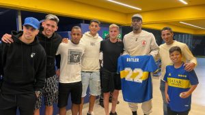 Jimmy Butler siguió su paseo en Argentina y fue a la Bombonera a ver Boca &#8211; Platense
