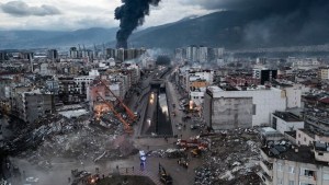 Un nuevo sismo de 6,4 azotó a Turquía: hay al menos tres muertos y 213 heridos