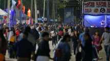 Imagen de Fiesta Nacional de la Manzana 2023: comenzó la tercera noche que tendrá a Soledad y Luciano Pereyra