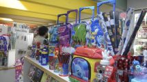 Imagen de La canasta escolar en Neuquén cuesta $35.000: un 103,8% más caro que el año pasado 