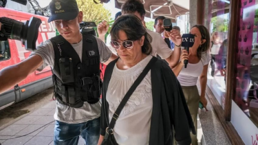 La reacción de Rosalía Zárate, luego del desmayo de su hijo Máximo Thomsen. 