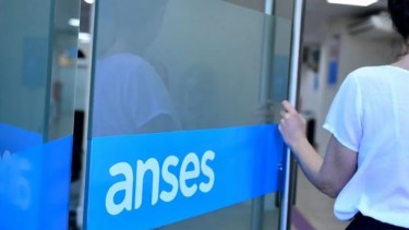 La Certificación Negativa se le otorga a cualquier persona que no reciba ningún beneficio de ANSES.

