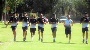 Cipolletti: Elvis Hernández y Cristian Taborda entrenan pero está en duda su continuidad