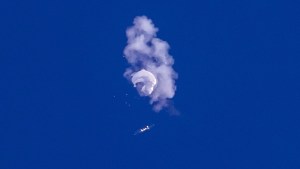 EEUU derribó globo chino y Beijing expresó un «fuerte descontento»: sube la tensión