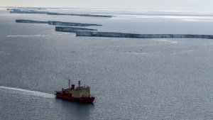 El rompehielos Almirante Irízar esquivó el témpano gigante de 1560 kilómetros cuadrados