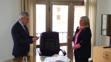 Evaldo Moya le tomó juramento a Soledad Gennari. (Gentileza)