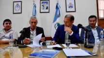 Imagen de Gutiérrez firmó los acuerdos salariales y lanzó un nuevo anuncio sobre el Impuesto a las Ganancias