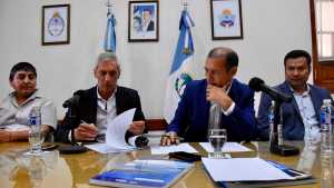 Gutiérrez firmó los acuerdos salariales y lanzó un nuevo anuncio sobre el Impuesto a las Ganancias