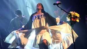 Lila Downs: el deslumbrante show de la artista mexicana que trajo Latinoamérica a Neuquén