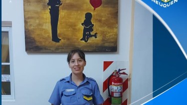 Una policía de Neuquén donó su leche al banco de lactancia de Zapala y fue reconocida por su compañeros 