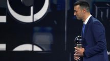 Imagen de Scaloni ganó el The Best de FIFA: «No hay cosa más linda que ver feliz a tu país»