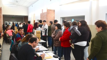 Siete dirigentes por distintos partidos se presentarán para ir por la intendencia de Villa Regina. (Foto Néstor Salas)