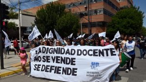 Paritarias salariales: el STJ rechazó el amparo de UnTER por las sumas descontadas
