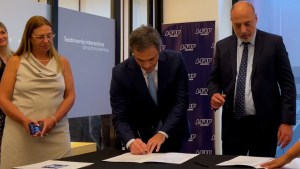 Entregaron billetes del nazismo al Museo del Holocausto tras recuperarlos en la Aduana