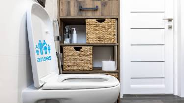 El programa entrega un beneficio económico para hacer refacciones en los sanitarios del hogar.