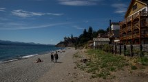 Imagen de Bariloche reclama a la Provincia que dé marcha atrás con una norma que perjudica el acceso a las costas