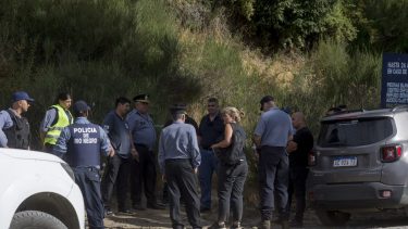 La fiscal del caso Betiana Cendón estuvo en el lugar del hallazgo para coordinar las diligencias con los jefes policiales. (foto Marcelo Martínez)