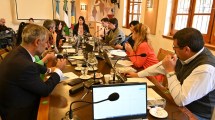 Imagen de Con cruces políticos, los concejales de Bariloche rechazaron el nuevo escalafón municipal