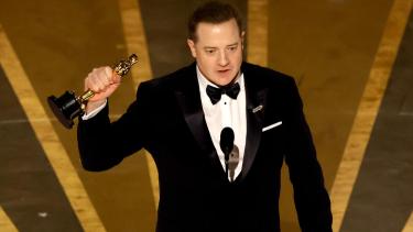 Es indiscutible la capacidad y versatilidad de Brendan Fraser como actor, que en “La ballena” demuestra una vez más y aún con una agobiante caracterización para “dar” su personaje. Los problemas de la película van por otro lado.