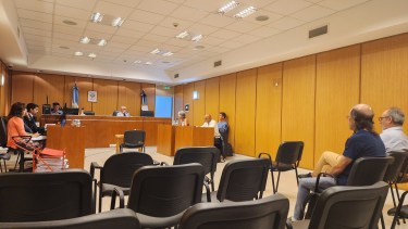 Los fiscales y la querella se opusieron a la convocatoria de autoridades, pero sus planteos fueron rechazados y deberán declarar. Los que tienen cargos públicos podrán hacerlo por escrito.