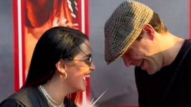 Desopilante encuentro entre Lali Espósito y Peter Lanzani. 
