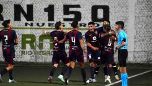 En partido caliente, Argentinos del Norte le ganó 1-0 a Deportivo Roca