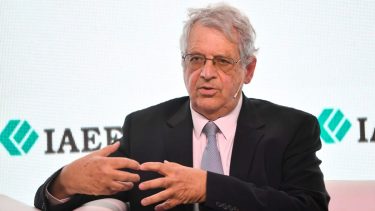 Versión oficial. El vice ministro Gabriel Rubinstein explicó la intención del canje de deuda en dólares. 