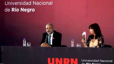 Torres encabezó el acto en el campus de la UNRN. Foto: Marcelo Ochoa.