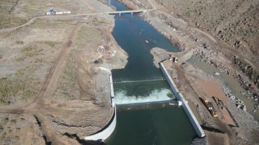 Sigue la polémica por las truchas atrapadas en la represa de Nahueve  (Foto: gentileza)