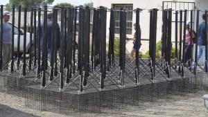 El municipio entregó cestos de residuos a vecinos de Viedma y recordó la obligatoriedad de los frentistas