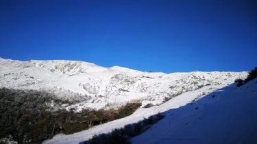 La zona cordillerana de Neuquén y Río Negro registra precipitaciones y nevadas desde las últimas horas. Foto: gentileza.-
